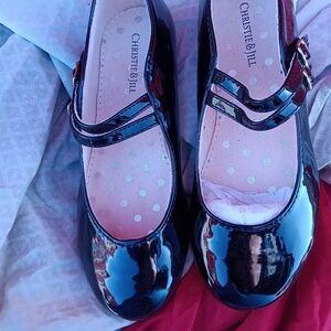 Girls shoes